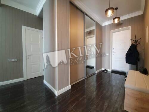 st. Grushevskogo 34a Master Bedroom 1 Double Bed, Walk-in Closet, Communication Cable TV
