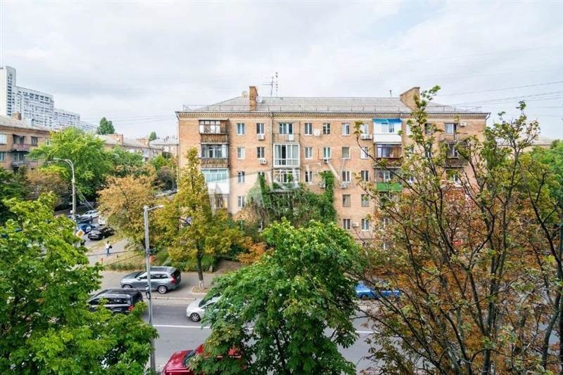 st. Ivana Kudri 26 Kiev Office for Rent 13835
