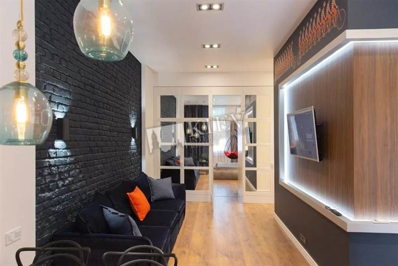 st. Proreznaya 9 Living Room Flatscreen TV, Fold-out Sofa Set, Walk-in Closets One Walk-in Closet