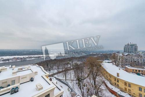 st. Grushevskogo 9a Apartment for Rent in Kiev 11809