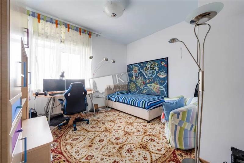 Buy an Apartment in Kiev Kiev Center Pechersk Lesi Ukrainki 7 (a.b)
