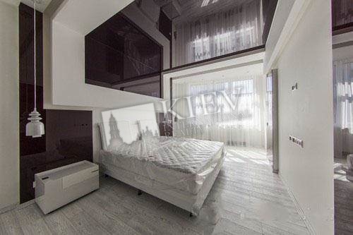 Three-bedroom Apartment st. Glubochitskaya 32 4776