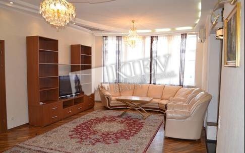 Three-bedroom Apartment st. Lesi Ukrainki 23 4726