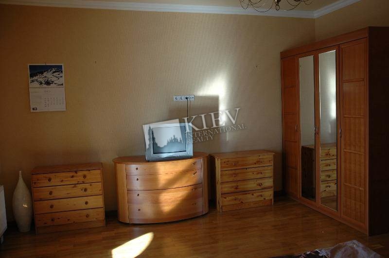 st. Montazhnikov 27 Bedroom 3 Guest Bedroom, Balcony 3 Balconies