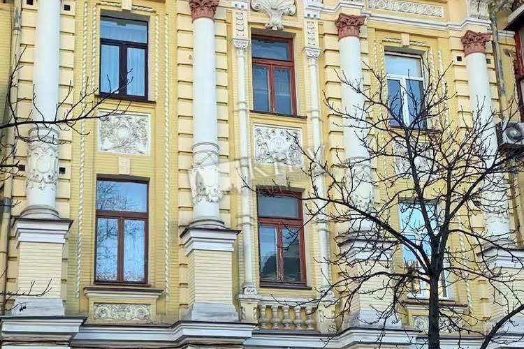 L'va Tolstoho Apartment for Sale in Kiev