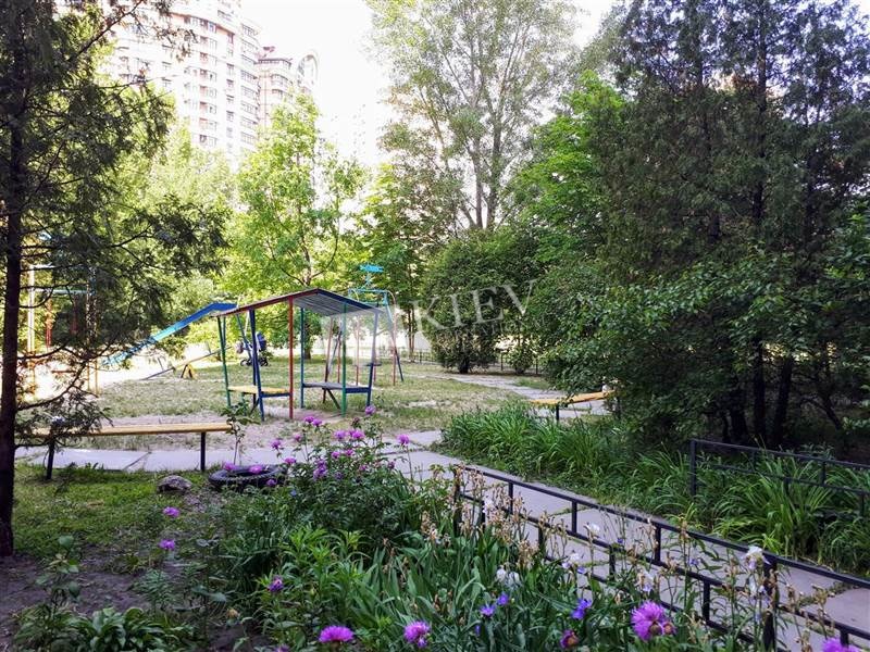 st. Staronavodnitskaya 8B Buy an Apartment in Kiev 9806