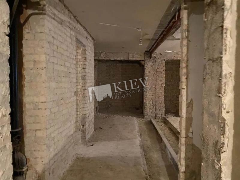 st. Vozdvizhenskaya 60 Interior Condition Bare Walls, Furniture No Furniture