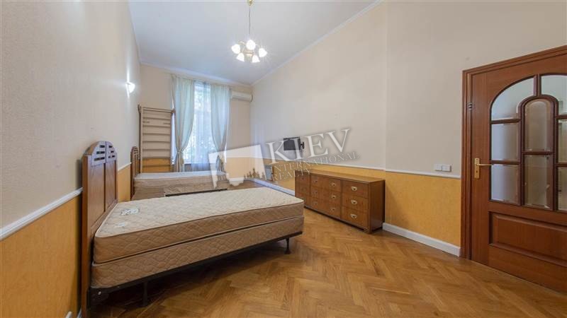 st. Pushkinskaya 8A Kiev Apartments 4076