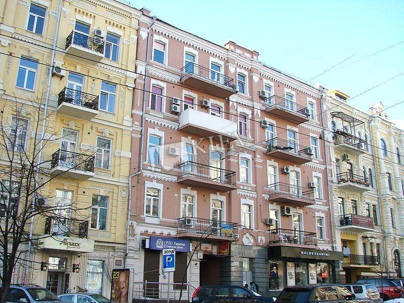 Palats Sportu Apartment for Sale in Kiev