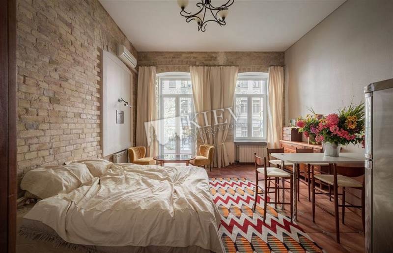 st. Desyatinnaya 13 Kiev Long Term Apartment 20478