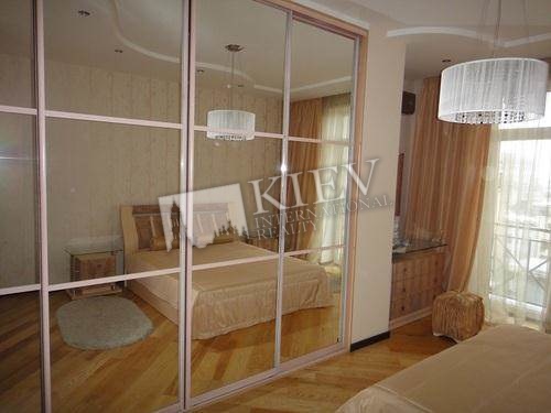 st. Horiva 39/41 Kiev Apartments 4820