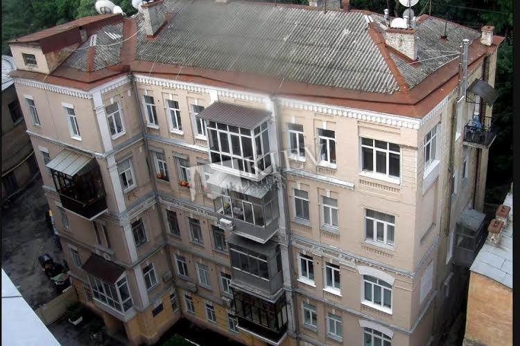 Two-bedroom Apartment st. Grushevskogo 4 A 18595